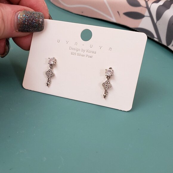 uyn uyn, NWT, 925 Silver post, clear rhinestone stud drop dangle key earrings - Picture 1 of 7